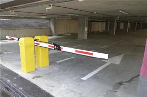 Criză de locuri de parcare în Cluj, Primăria e blocată de retrocedări. Vezi lista amplasamentelor