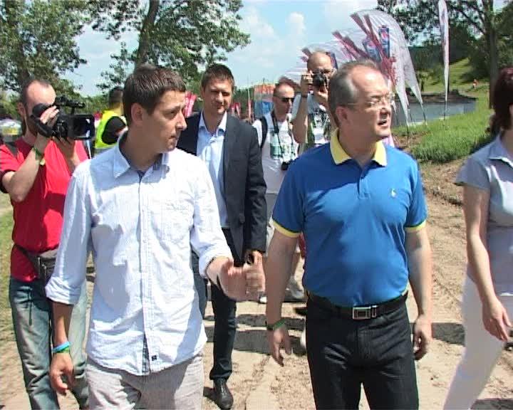 Primarul Boc e fan thrash metal. Ce trupe ascultă la Peninsula VIDEO