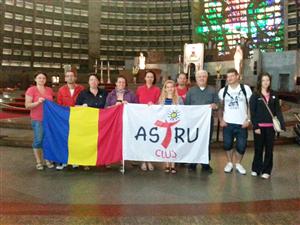 Tineri greco-catolici din Cluj participă alături de episcopul Florentin la Ziua Mondială a Tineretului FOTO