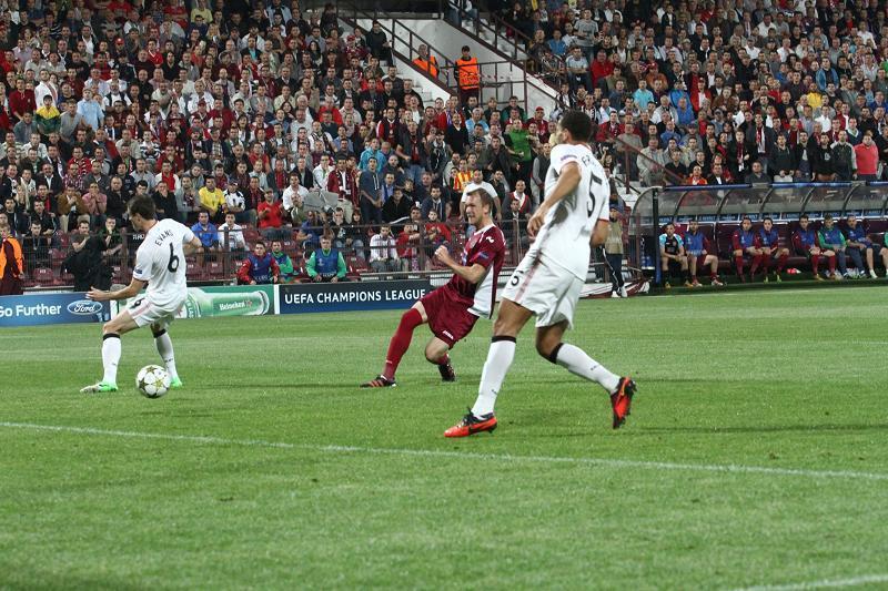 CFR Cluj primeşte 17,3 milioane de euro pentru participarea în Liga Campionilor, mai puţin ca Oţelul