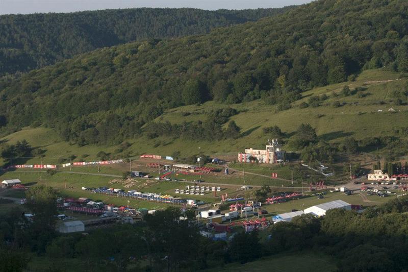 Cine vrea Peninsula?