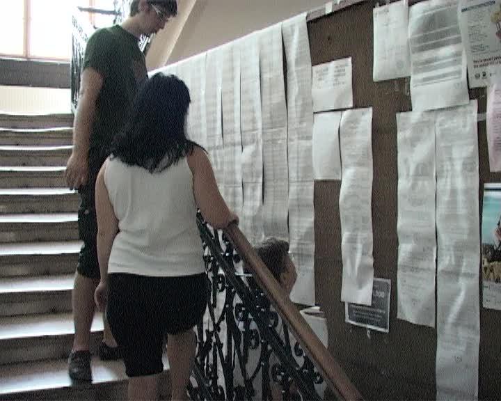 Elevii din Cluj, şcoliţi de profesori de nota 5. Cum s-a ajuns aici VIDEO