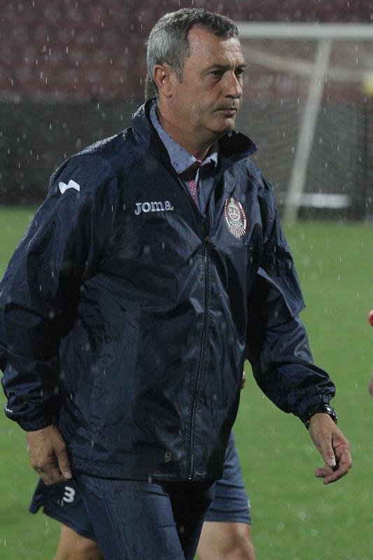 A câştigat primul meci, dar a fost răpus de Cadu: Rednic şi-a dat demisia, Grigoraş îi ia locul la CFR