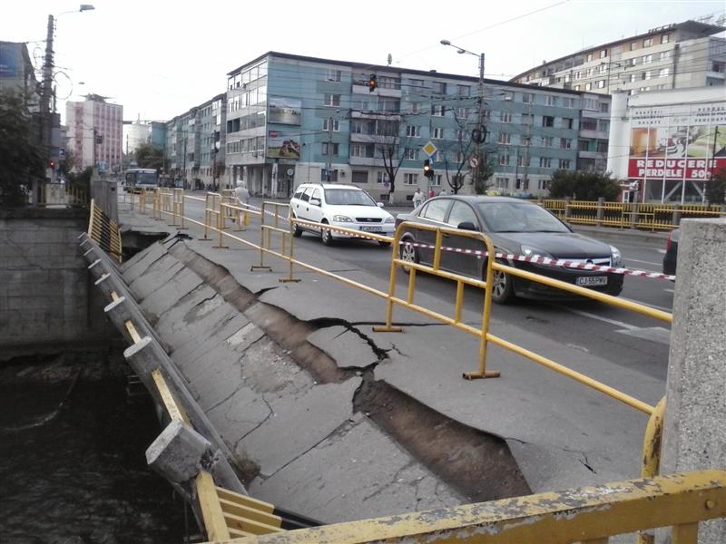 Circulaţia redeschisă pe podul surpat din centrul Clujului GALERIE FOTO/VIDEO