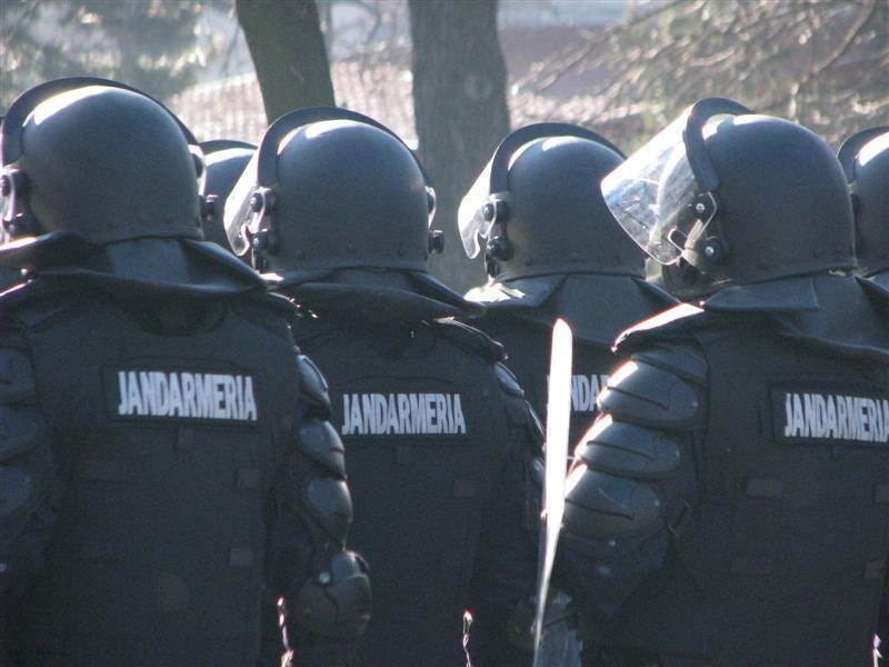 200 de jandarmi la meciul Pandurii Târgu Jiu - Braga. Doi suporteri au interzis pe stadion