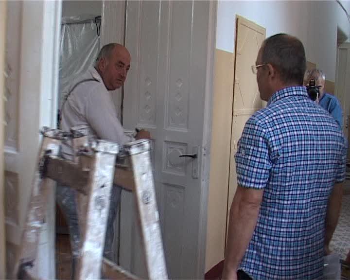 Boc a luat la puricat şcolile clujene VIDEO