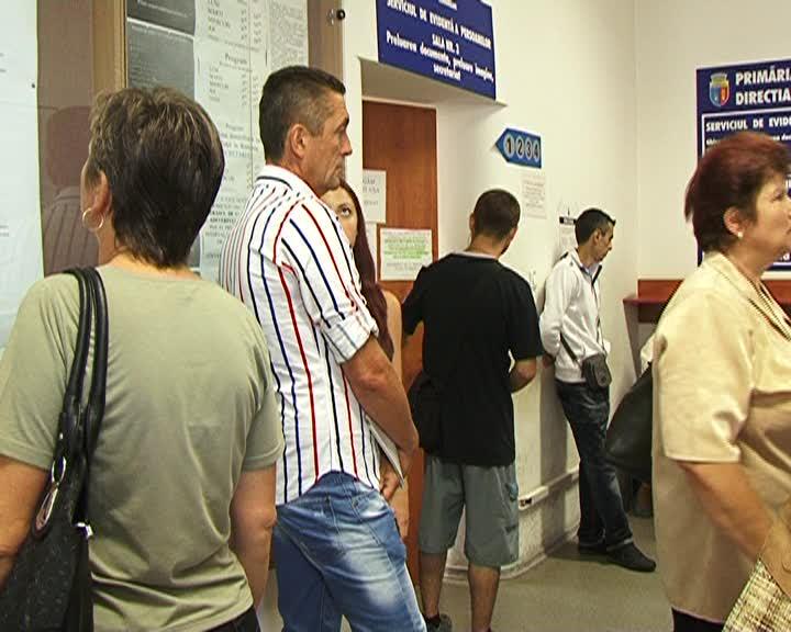 Sute de clujeni care lucrează în străinătate au luat cu asalt Paşapoartele VIDEO