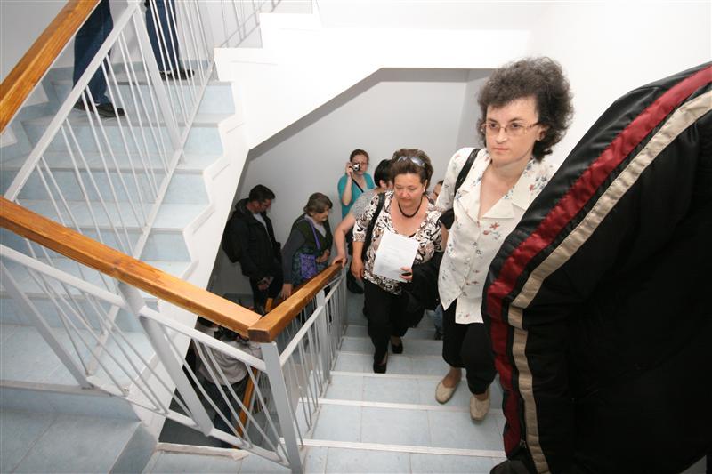 Primăria pune lifturi în blocuri cu 4 etaje, plăteşte acum bani pentru întreţinere VIDEO