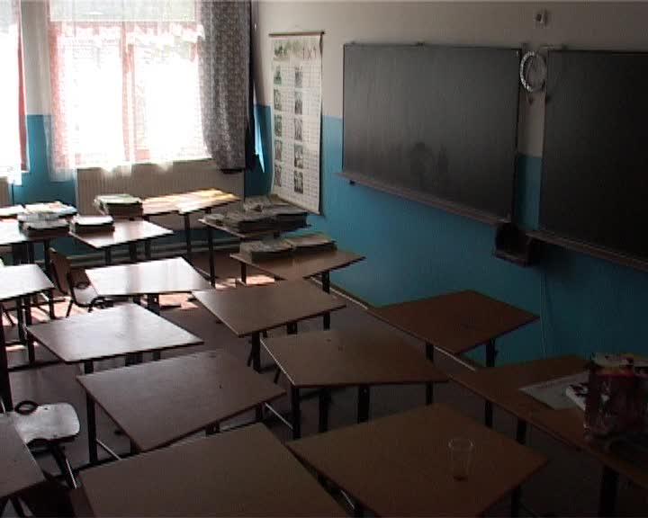 Şcoli la în Evul Mediu: 154 de şcoli clujene, din mediul rural, nu au autorizaţii de funcţionare VIDEO