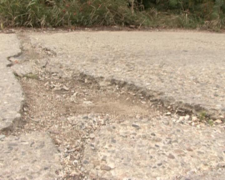 Primăria Cluj, obligată să plătească reparaţia unei maşini stricată în gropi VIDEO