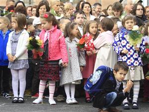 Anul școlar 2013-2014 începe luni. Vezi cum sunt împărțite cursurile și vacanțele