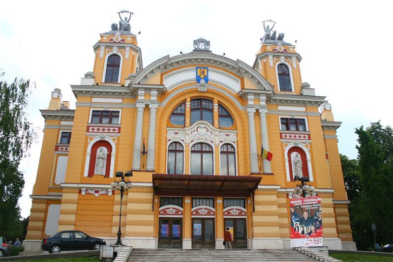 De ce s-au blocat lucrările  la Teatrul Naţional