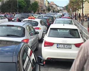 Toamna, dar şi noul an şcolar, au venit cu nervi pentru şoferi. Ce sfaturi vă dă pilotul Marişca  VIDEO