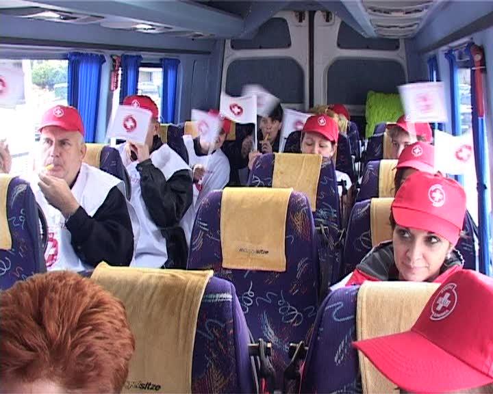 Cu microbuzul la proteste în Capitală: ce vor angajaţii clujeni din Sănătate VIDEO