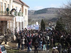 Andreicuţ, întâmpinat cu pâine şi sare la Mociu