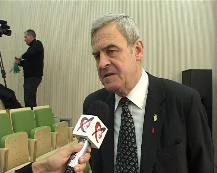 Laszlo Tokes îi contestă pe cei care vor să-i retragă 
