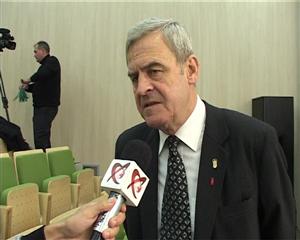Laszlo Tokes îi contestă pe cei care vor să-i retragă 