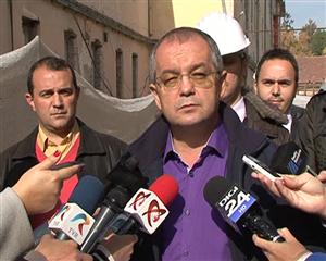 Oficial îi merge bine, la Cluj: Boc nu dă municipiul pe Cotroceni