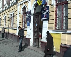 Direcţia de Finanţe emite somaţii către datornici, dar nu încasează VIDEO