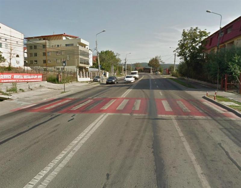 Tânără de 16 ani lovită pe trecerea de pietoni