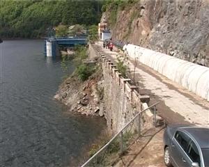 Scandal la Hidroelectrica. Angajaţii de la Hidroserv rămân fără salarii VIDEO