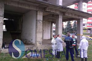 Cadavrul mumifiat al unui bărbat, descoperit într-o clădire din Dej