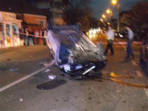 Accident în Gheorgheni: cinci maşini implicate, din care una răsturnată şi trei răniţi FOTO