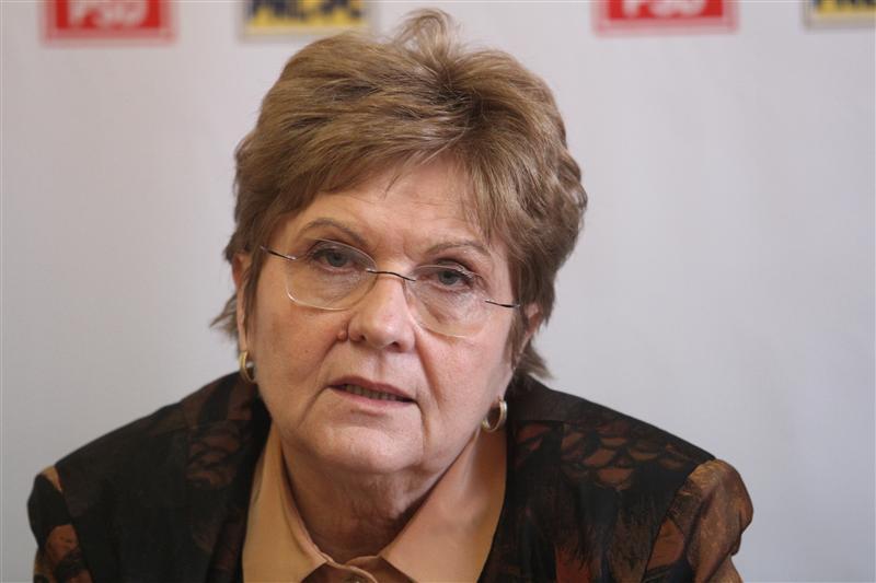 Dej: Însoţitorii persoanelor cu handicap nu şi-au primit banii din septembrie