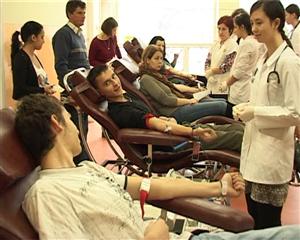 Cum salvează tinerii spitalele clujene VIDEO