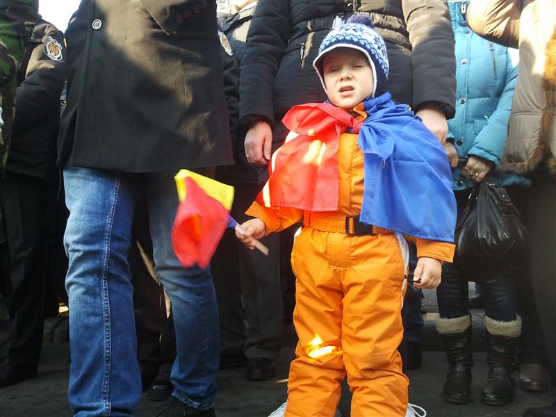 Mii de clujeni la parada de Ziua Naţională FOTO / VIDEO