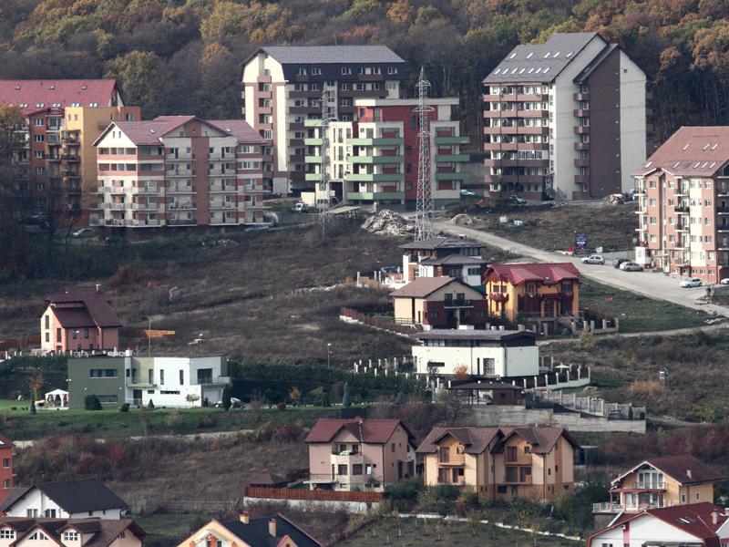 Cum se construieşte la Cluj peste, sub şi lângă reţelele de utilităţi
