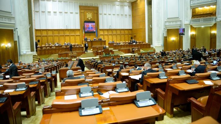 Parlamentul a început dezbaterile pe buget. Ponta: Salariul minim creşte la 850 lei