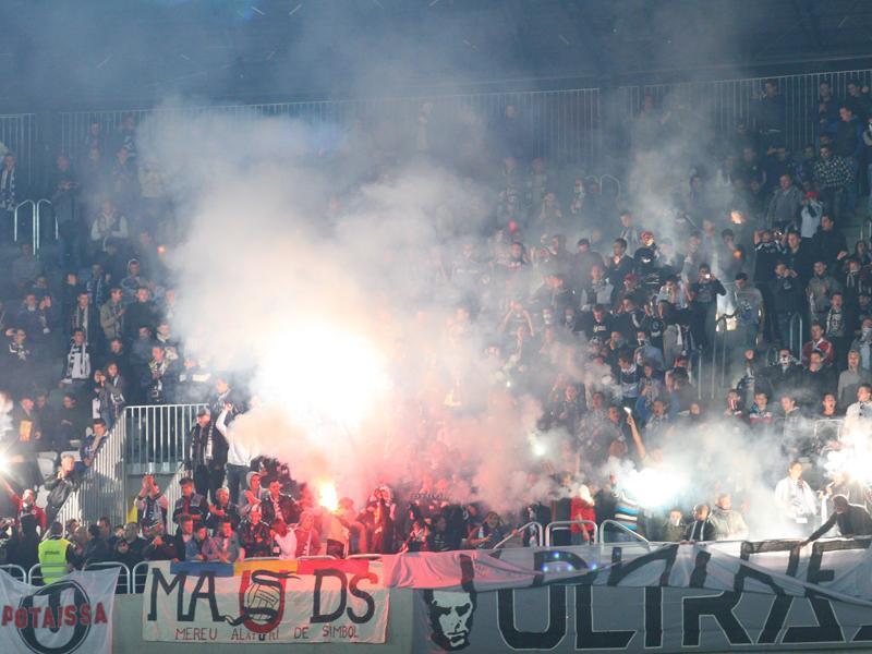 Ultraşii Universităţii au interzis în peluză la meciul cu Oţelul. Clubul, amendat cu 20.000 de lei!
