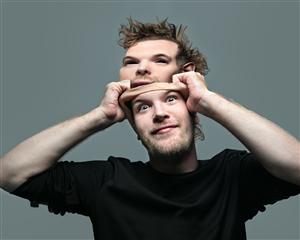 Unul dintre cei mai buni DJ din lume îşi începe turneul european la Electric Castle VIDEO