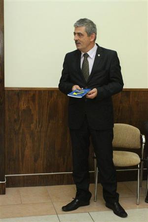 Război total între Uioreanu şi Boc pe transportul metropolitan