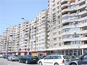 Preţul apartamentelor scade modest în 2013