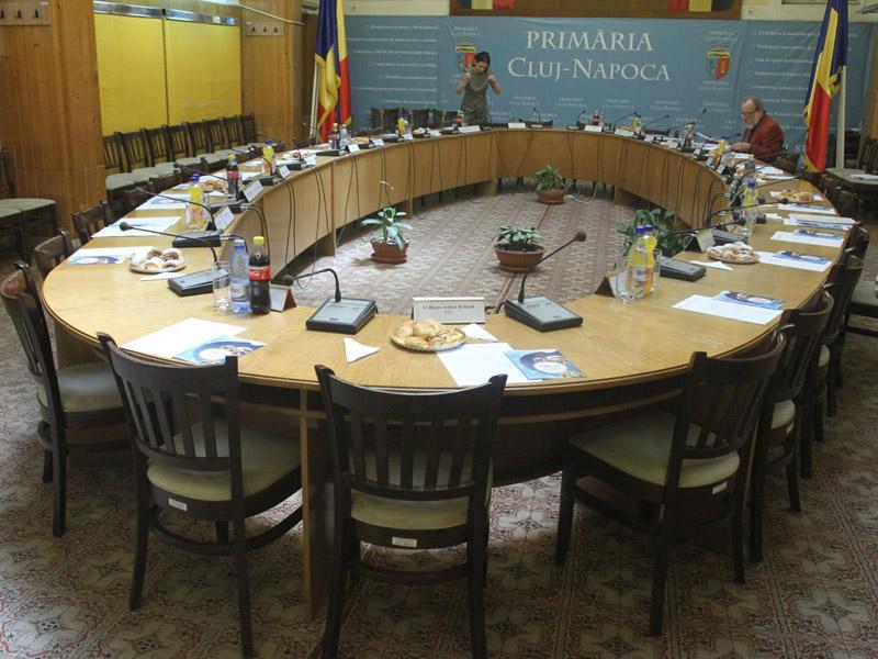 Premieră în primărie: Boc şi ai lui au rămas singuri