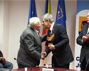 Uioreanu i-a premiat pe foştii preşedinţi ai Consiliului Judeţean. Ce spun Rus şi Nicoară şi cine e cel mai în vârstă VIDEO