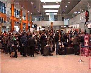 Ceaţa a paralizat aeroportul  din Cluj. Cursele au fost reprogramate săptămâna viitoare VIDEO