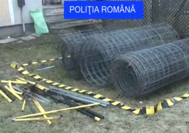 Furau balustradele Autostrăzii Transilvania, ca să le vândă la fier vechi VIDEO
