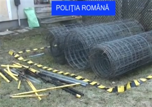Furau balustradele Autostrăzii Transilvania, ca să le vândă la fier vechi VIDEO