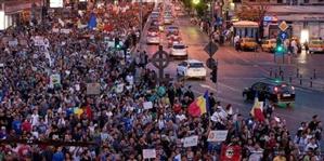 Un teolog şi un sociolog dezbat diseară la Clujul în Realitate tulburările sociale aşteptate în 2014