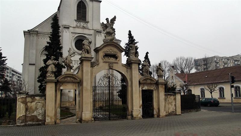 Sfinţii taumaturgi din intersecţie, o minune a Clujului