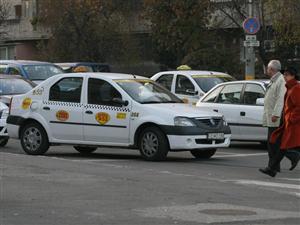 Taximetrist cu permis auto suspendat, prins de poliţişti în Mihai Viteazul