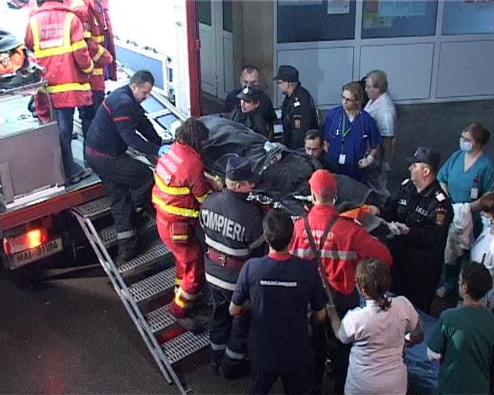 Copilotul din avionul prăbuşit va fi operat mâine VIDEO