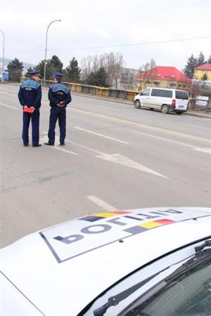 Poliţiştii au descins azi în stradă ca să împartă amenzi. Sute de contravenţii în câteva ore
