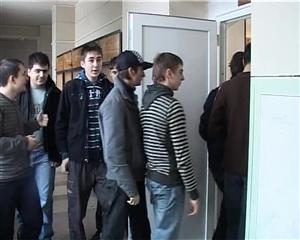 Şcolile profesionale revin la Cluj: o cer firmele care vor forţă de muncă VIDEO