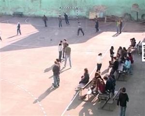 Cum vrea primarul Boc  să îi disciplineze pe chiulangii VIDEO