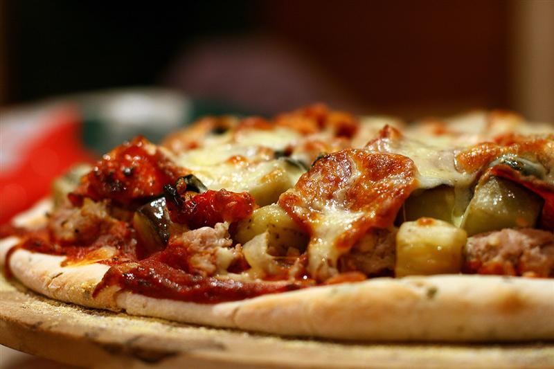 După gratii pentru că a furat pizza