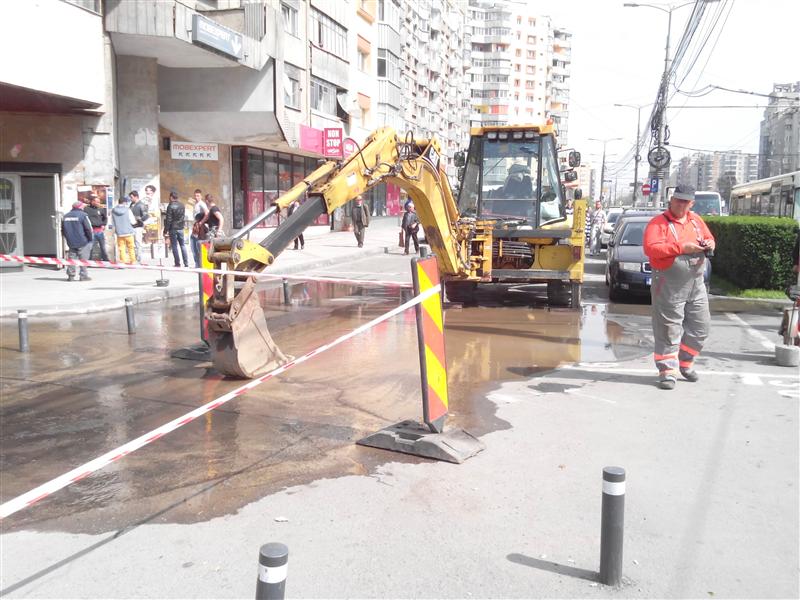 Niagara din Mărăşti. Sfat util: înarmaţi-vă cu cizme de gumă! VIDEO